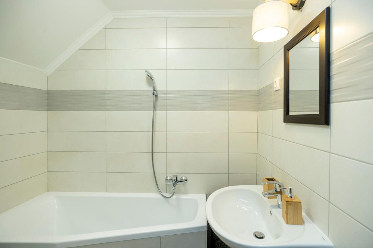Zsendulo Apartman Apartment เอ็กเกอร์ ภายนอก รูปภาพ