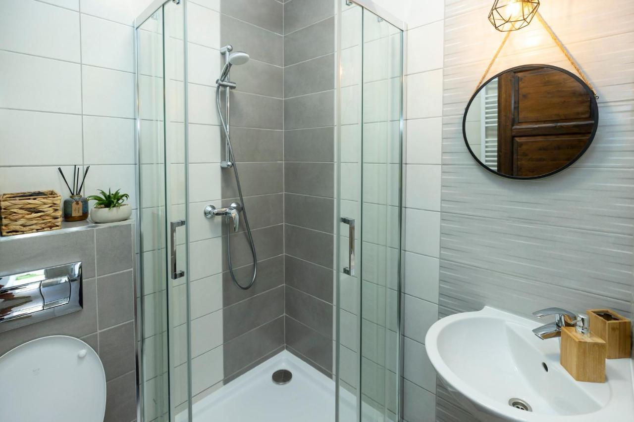 Zsendulo Apartman Apartment เอ็กเกอร์ ภายนอก รูปภาพ